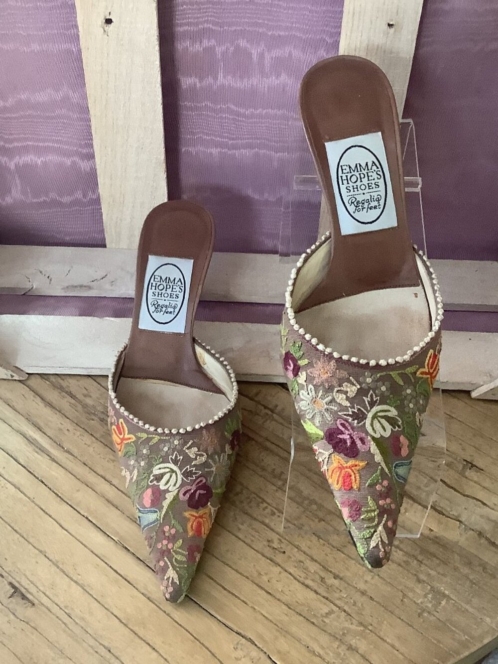 Vintage Emma Hope's Shoes Regalia for Feet Embroidered Heels Size 6 1/2M - Picture 2 of 9